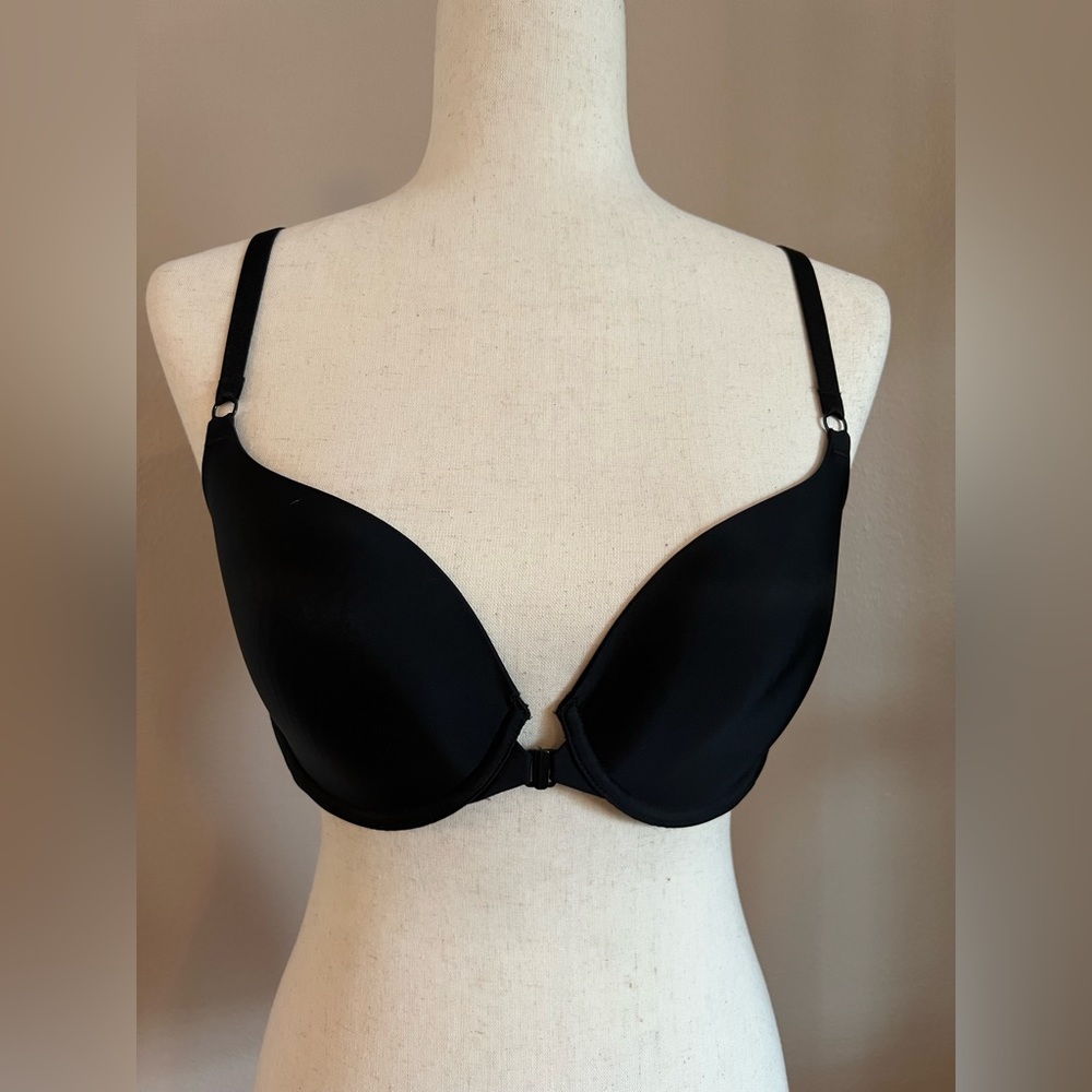 Victoria’s Secret bra, size 34D, Black